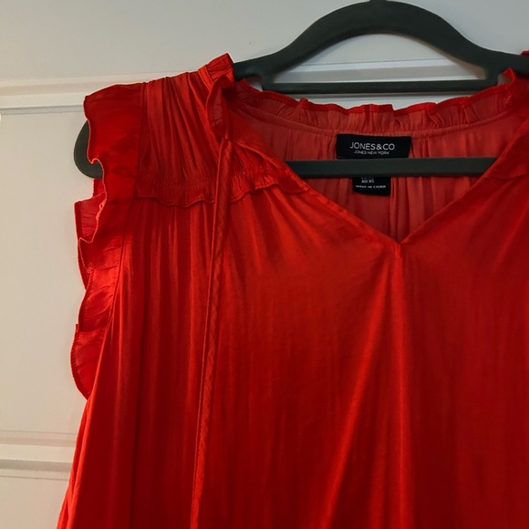 Cute blouse - Picture 2 of 5